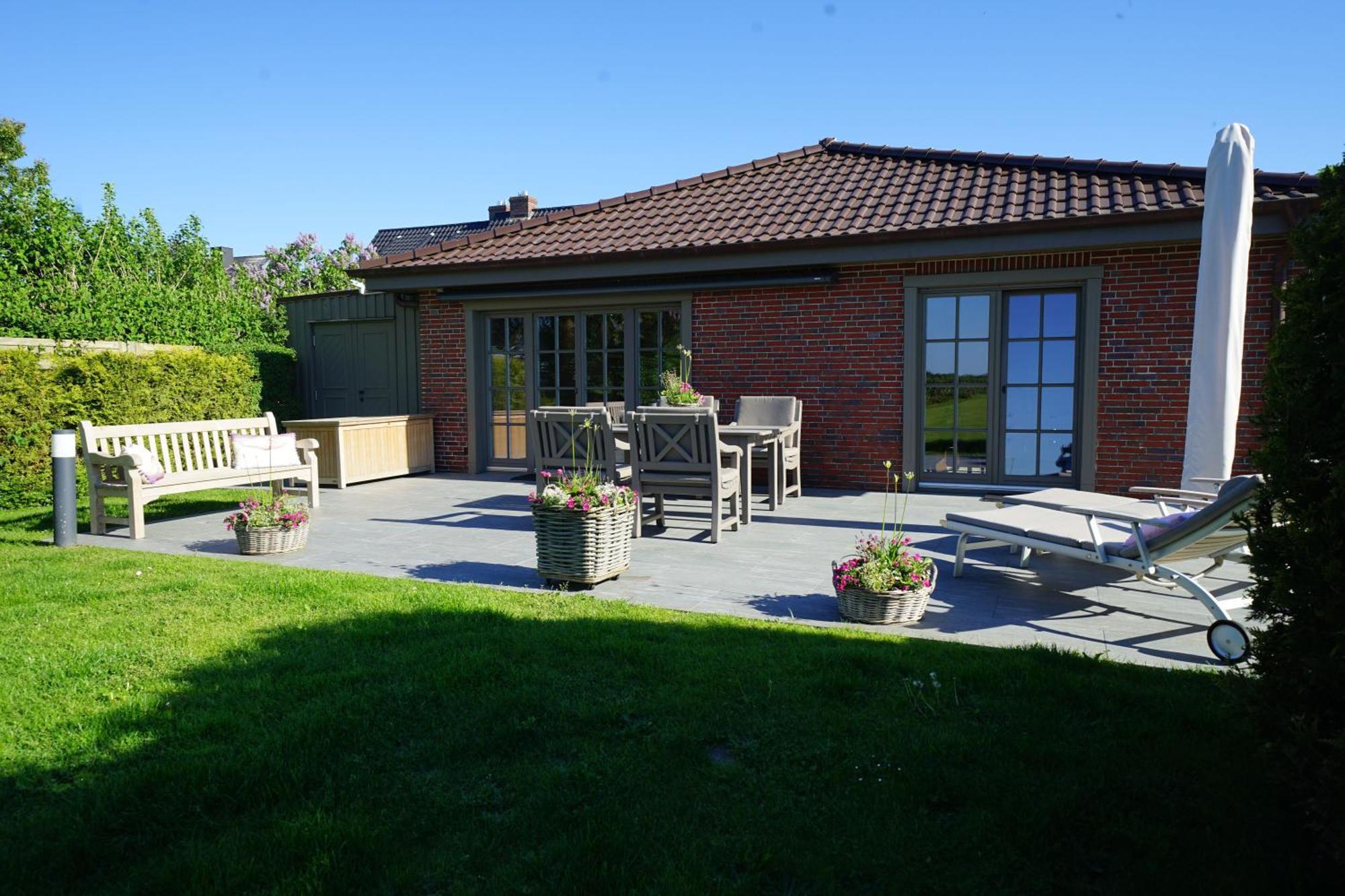 In Grossmorsum Mit Terrasse Und Grill